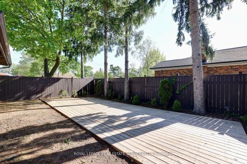 Photo 38 at 2 North Heights Road, Rosethorn, Toronto