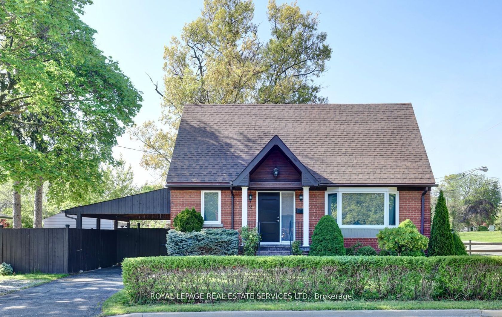2 North Heights Road, Rosethorn, Toronto 