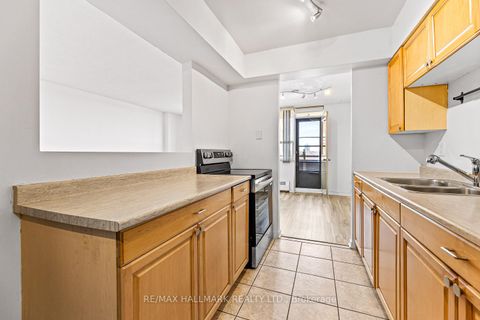 Photo 6 at 701 - 5 Frith Road, Jane Heights, Toronto