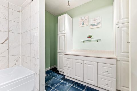Photo 11 at 701 - 5 Frith Road, Jane Heights, Toronto