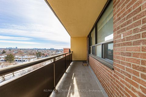 Photo 15 at 701 - 5 Frith Road, Jane Heights, Toronto