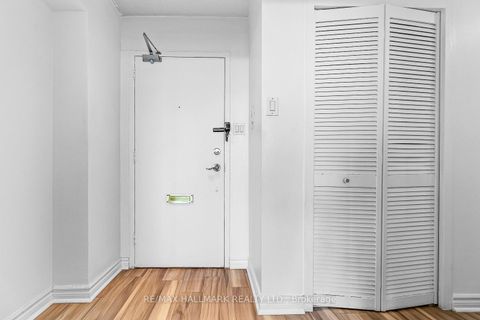 Photo 16 at 701 - 5 Frith Road, Jane Heights, Toronto