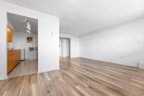 Photo 18 at 701 - 5 Frith Road, Jane Heights, Toronto