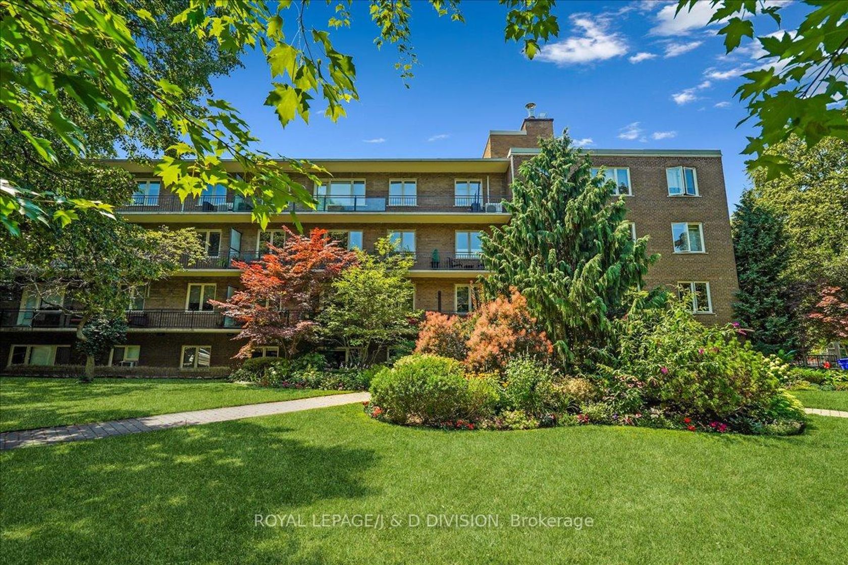 203 - 149 South Drive, Moore Park, Toronto 