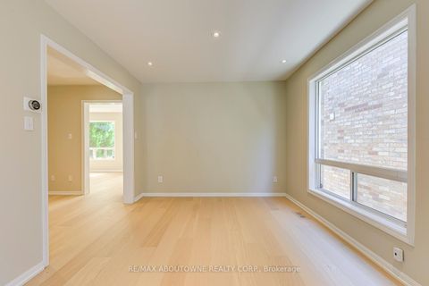 Photo 9 at 3037 Abernathy Way, BC Bronte Creek, Oakville