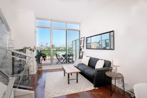 Photo 2 at 923 - 388 Richmond Street W, Waterfront Communities C1, Toronto