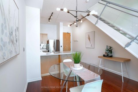 Photo 6 at 923 - 388 Richmond Street W, Waterfront Communities C1, Toronto