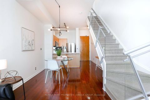 Photo 13 at 923 - 388 Richmond Street W, Waterfront Communities C1, Toronto