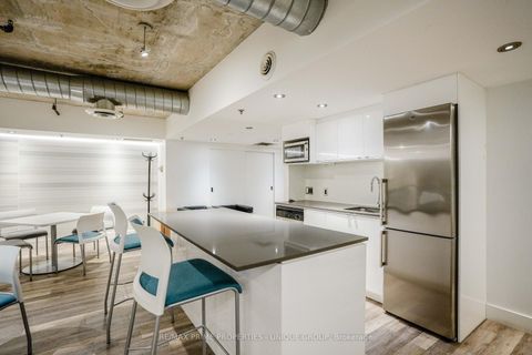 Photo 30 at 923 - 388 Richmond Street W, Waterfront Communities C1, Toronto
