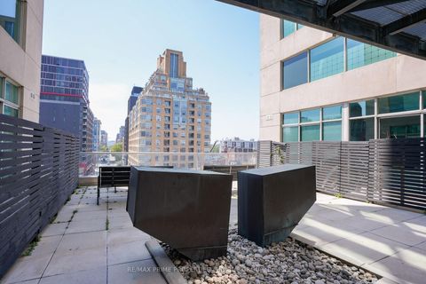 Photo 35 at 923 - 388 Richmond Street W, Waterfront Communities C1, Toronto