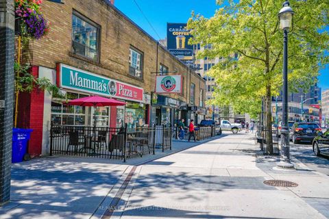 Photo 38 at 923 - 388 Richmond Street W, Waterfront Communities C1, Toronto