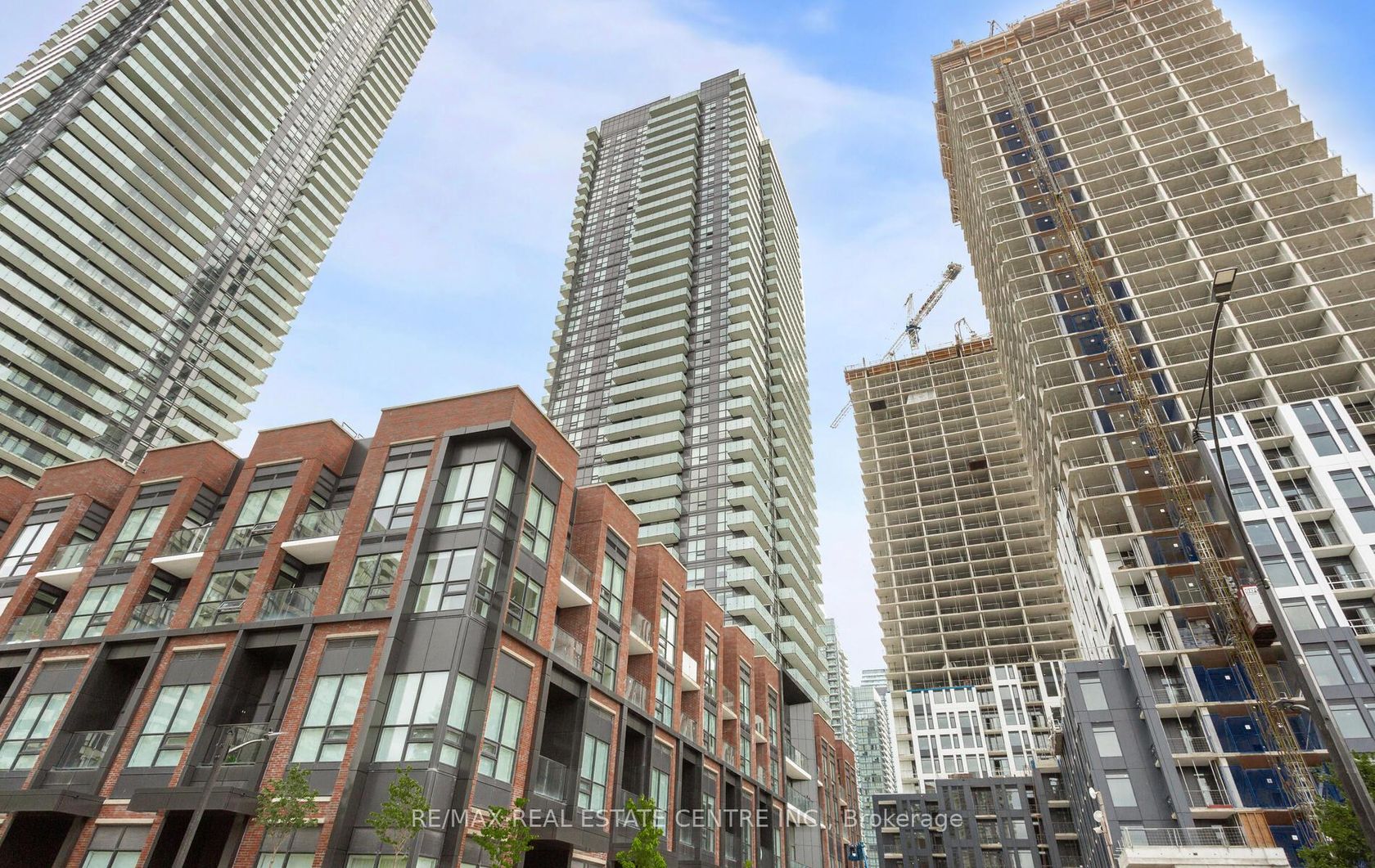 PH10 - 4130 Parkside Village Drive, City Centre, Mississauga 