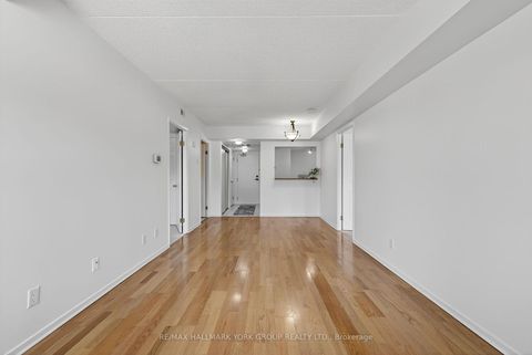 Photo 16 at 210 - 160 Wellington Street E, Aurora Village, Aurora