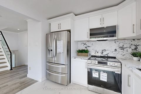 Photo 10 at 67 Chelmsford Avenue, Newtonbrook West, Toronto