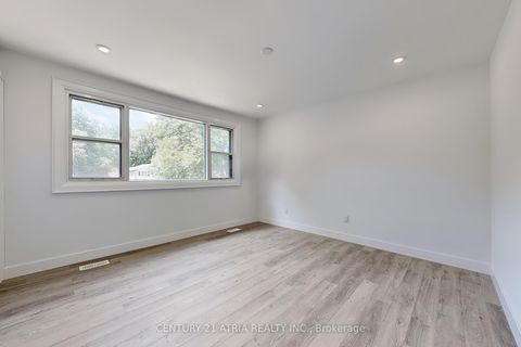 Photo 14 at 67 Chelmsford Avenue, Newtonbrook West, Toronto