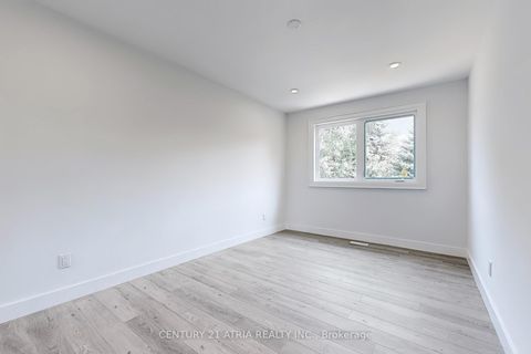 Photo 20 at 67 Chelmsford Avenue, Newtonbrook West, Toronto