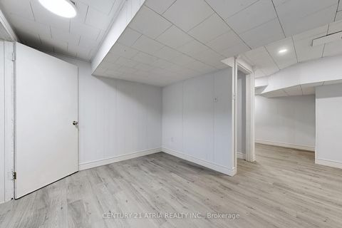 Photo 36 at 67 Chelmsford Avenue, Newtonbrook West, Toronto