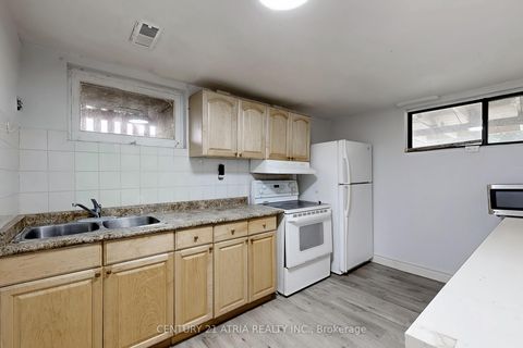 Photo 37 at 67 Chelmsford Avenue, Newtonbrook West, Toronto