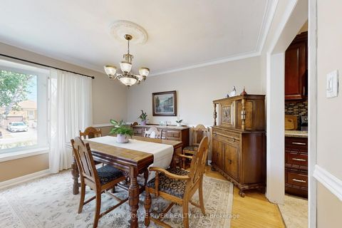 Photo 8 at 20 Montvale Drive, Cliffcrest, Toronto