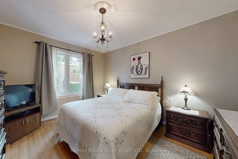 Photo 14 at 20 Montvale Drive, Cliffcrest, Toronto