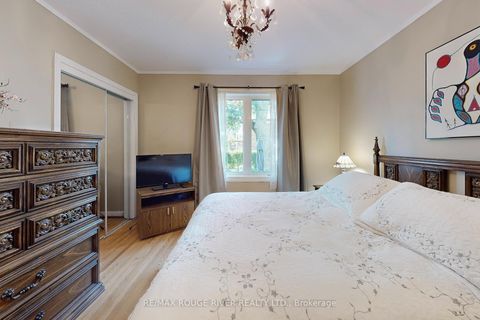 Photo 15 at 20 Montvale Drive, Cliffcrest, Toronto