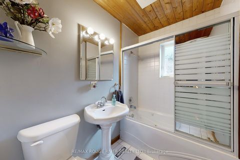Photo 20 at 20 Montvale Drive, Cliffcrest, Toronto