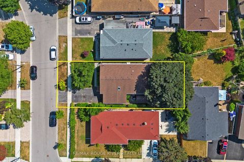Photo 37 at 20 Montvale Drive, Cliffcrest, Toronto