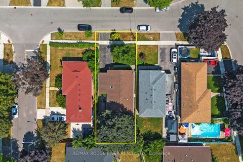 Photo 38 at 20 Montvale Drive, Cliffcrest, Toronto
