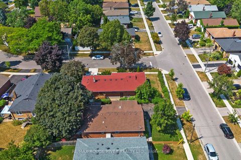Photo 46 at 20 Montvale Drive, Cliffcrest, Toronto