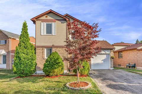 Photo 1 at 116 FAWCETT Trail, Malvern, Toronto