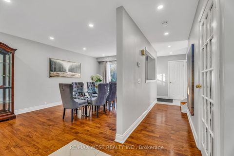 Photo 7 at 116 FAWCETT Trail, Malvern, Toronto