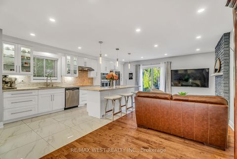 Photo 11 at 116 FAWCETT Trail, Malvern, Toronto