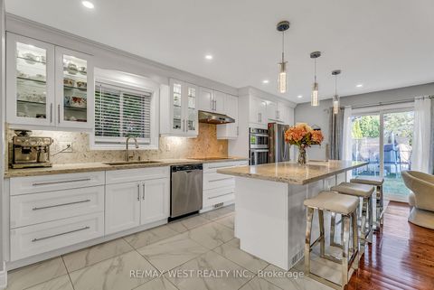 Photo 16 at 116 FAWCETT Trail, Malvern, Toronto