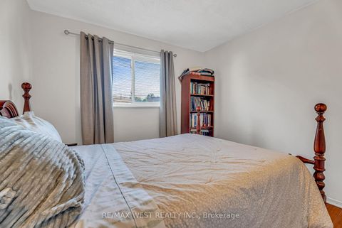 Photo 33 at 116 FAWCETT Trail, Malvern, Toronto