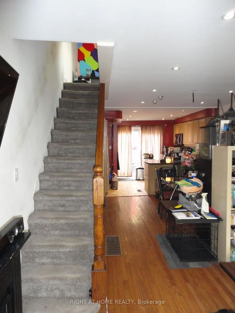 Photo 2 at 280 Kenilworth Avenue, The Beaches, Toronto