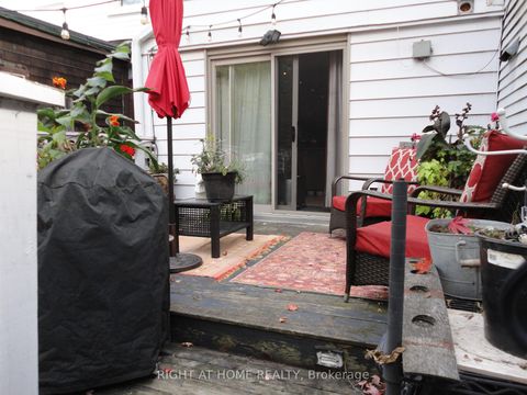 Photo 4 at 280 Kenilworth Avenue, The Beaches, Toronto