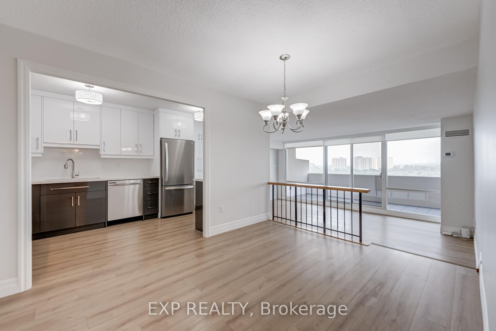 1812 - 270 Scarlett Road, Smythe, Toronto 