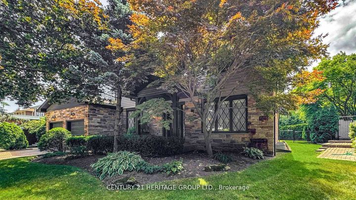 Photo 1 at 280 Henderson Avenue, Royal Orchard, Markham