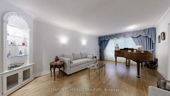 Photo 5 at 280 Henderson Avenue, Royal Orchard, Markham