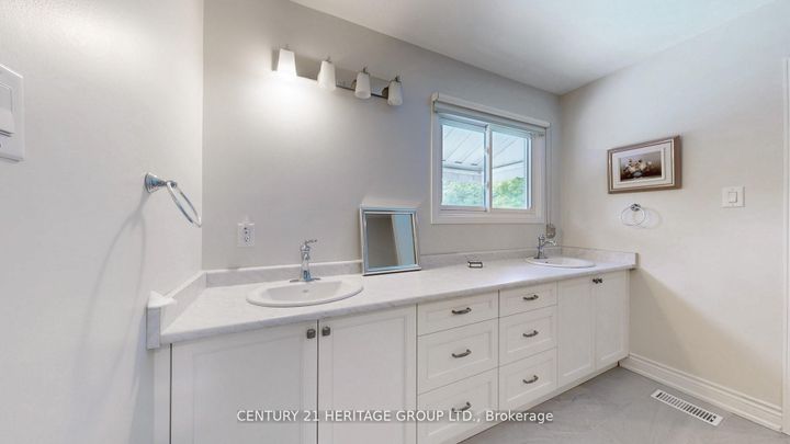 Photo 26 at 280 Henderson Avenue, Royal Orchard, Markham