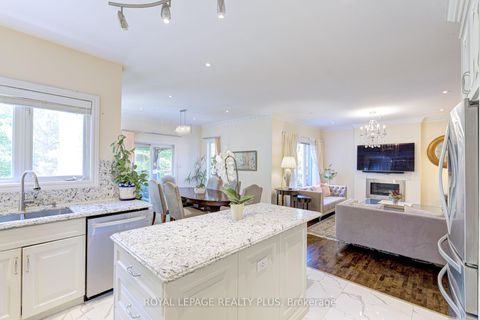 Photo 15 at 104 Melbourne Drive, Rouge Woods, Richmond Hill