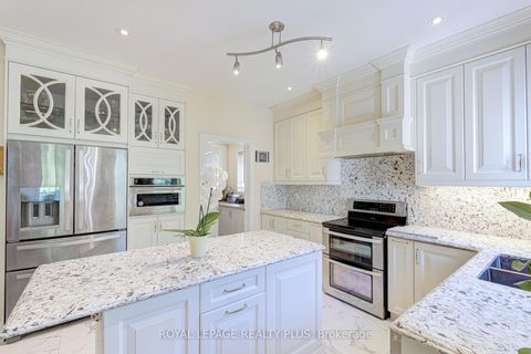 Photo 17 at 104 Melbourne Drive, Rouge Woods, Richmond Hill