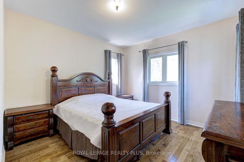 Photo 22 at 104 Melbourne Drive, Rouge Woods, Richmond Hill