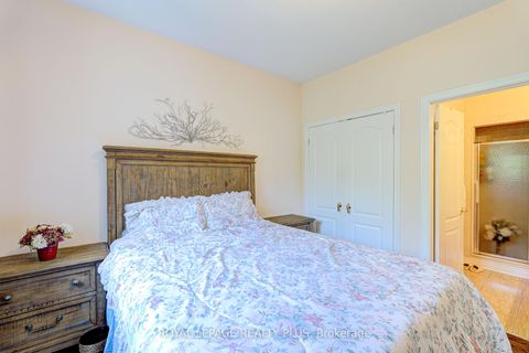 Photo 23 at 104 Melbourne Drive, Rouge Woods, Richmond Hill