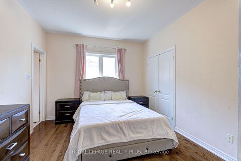 Photo 25 at 104 Melbourne Drive, Rouge Woods, Richmond Hill