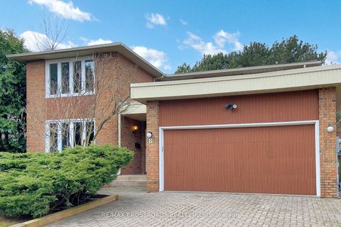 Photo 3 at 8 Orchid Court, Windfields, Toronto