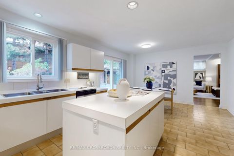 Photo 10 at 8 Orchid Court, Windfields, Toronto