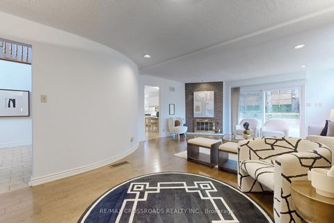 Photo 15 at 8 Orchid Court, Windfields, Toronto