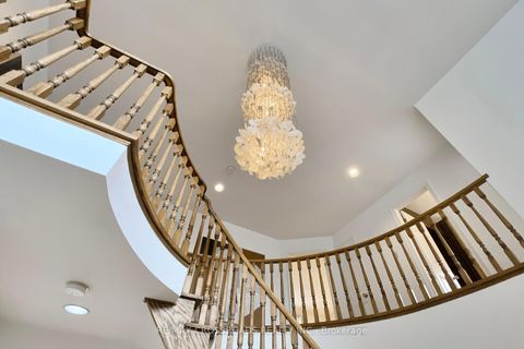 Photo 18 at 8 Orchid Court, Windfields, Toronto