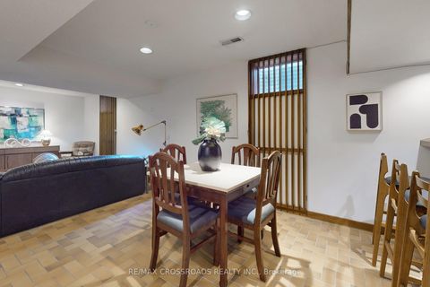 Photo 31 at 8 Orchid Court, Windfields, Toronto